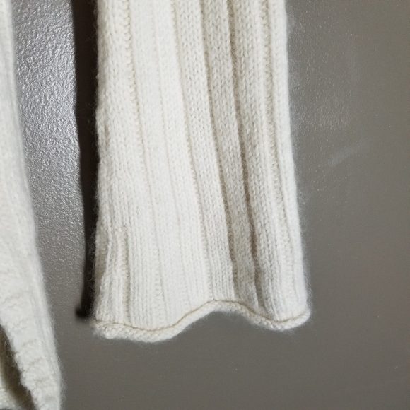 Mantari | Angelica Alpaca Fringe Cream Cozy Sweater - Picture 9 of 12